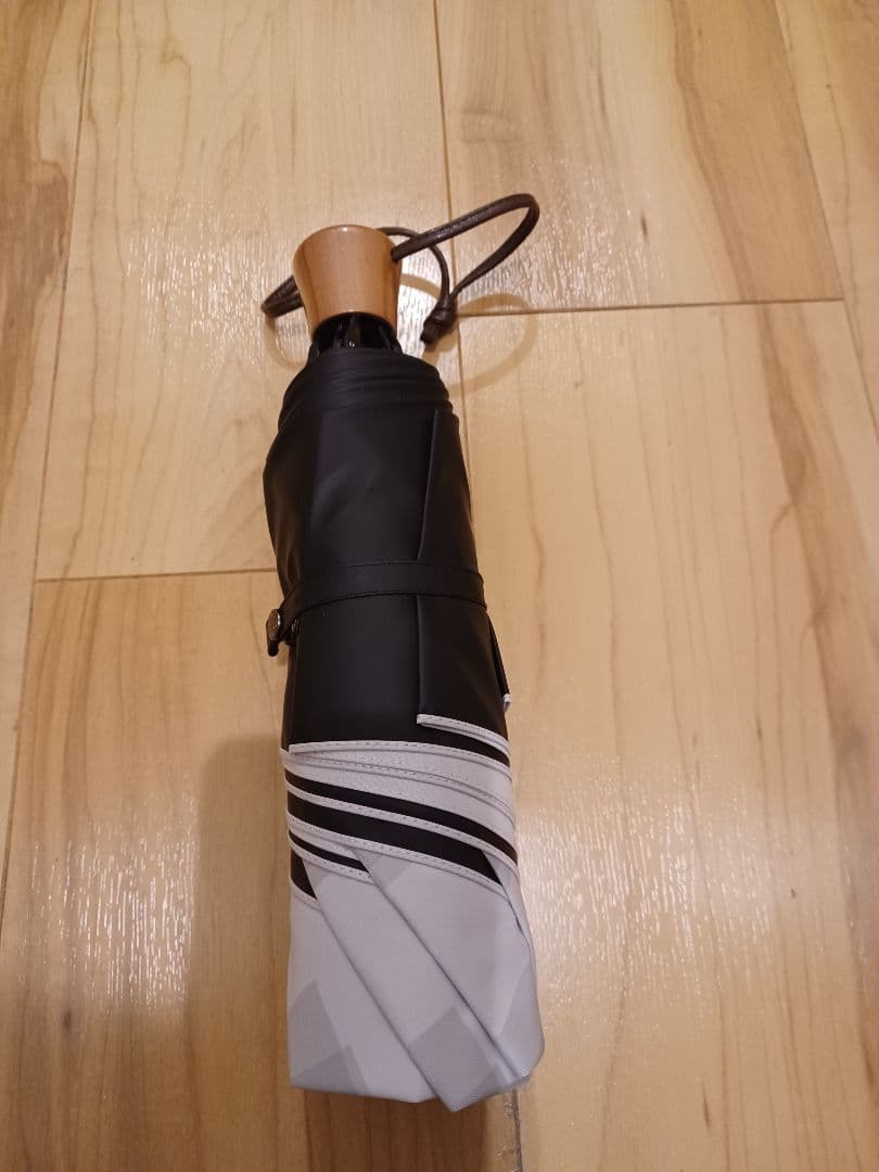 サンバリア100 三段折折りたたみ日傘
