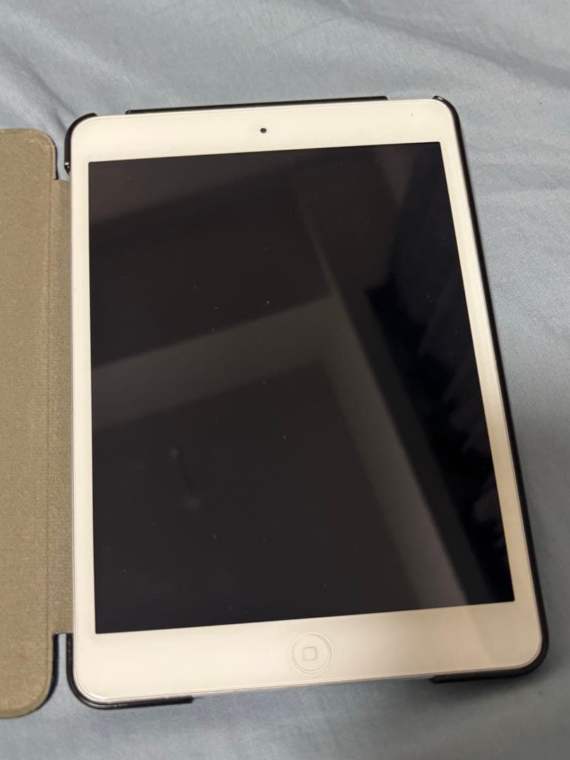Apple iPad mini 2 Retinaディスプレイモデル シルバー本体