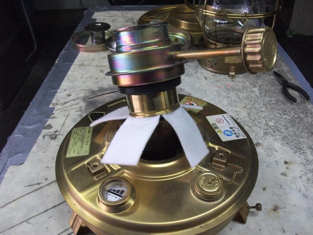 ★下側・ニッセン【日本船燈】・2013年製・最終製造品・フリージア