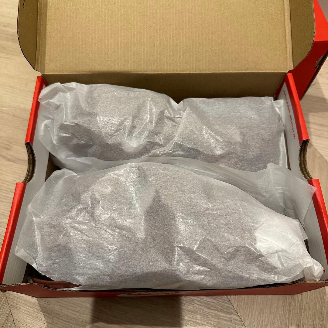 新品未使用　Nike スポーツサンダル エアマックスココサンダルレッドセピア