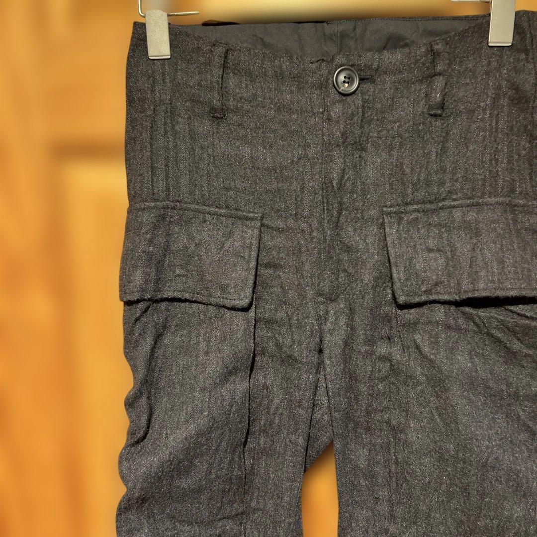 JULIUSユリウス カーゴパンツ チャコールグレーシャギーアンゴラサイズ0