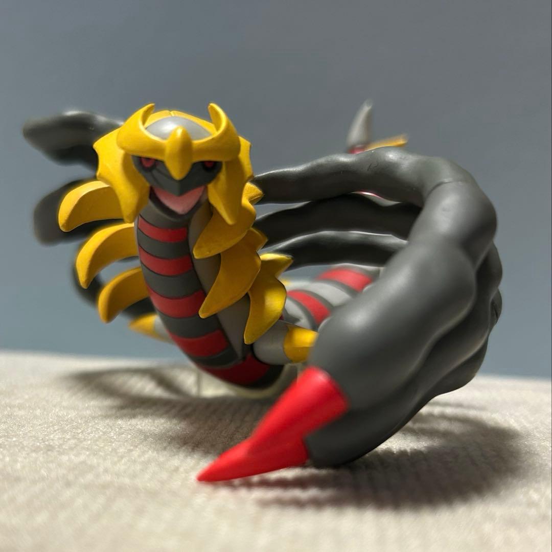 立体ポケモン図鑑　ギラティナ　オリジン　フィギュア　ガチャガチャ