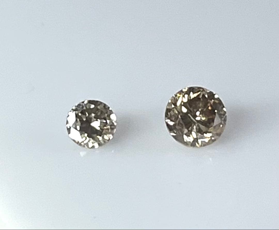 びじゅ K18片耳ダイヤピアス0.1ct 0.2ct ブラウン系