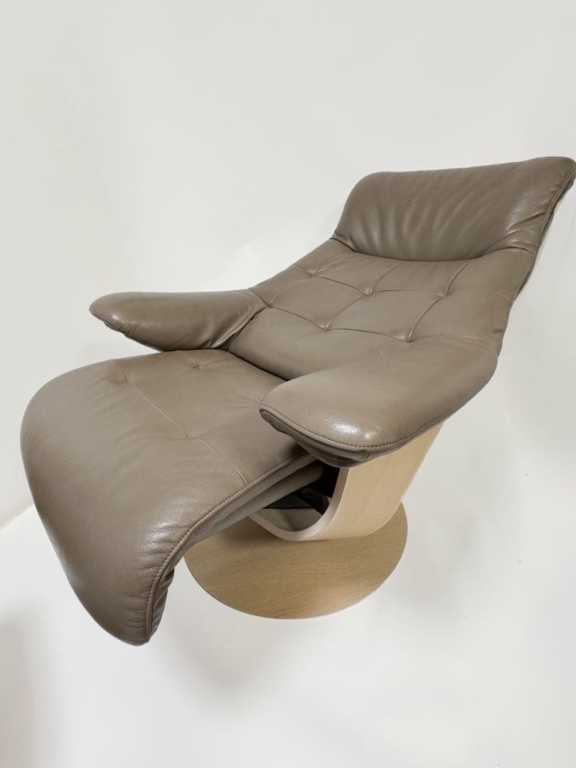 カリモク THE FIRST ザ・ファースト ソファとオットマンセット①