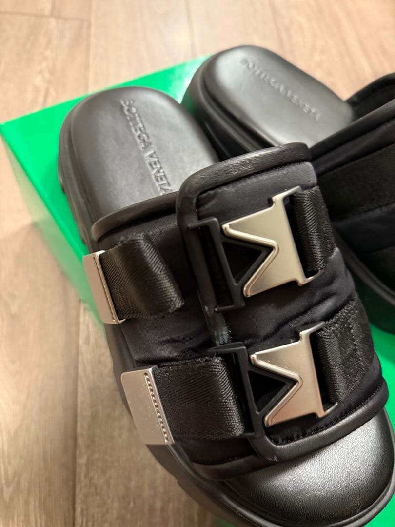 BOTTEGA VENETA ブラックサンダル ジャンク品