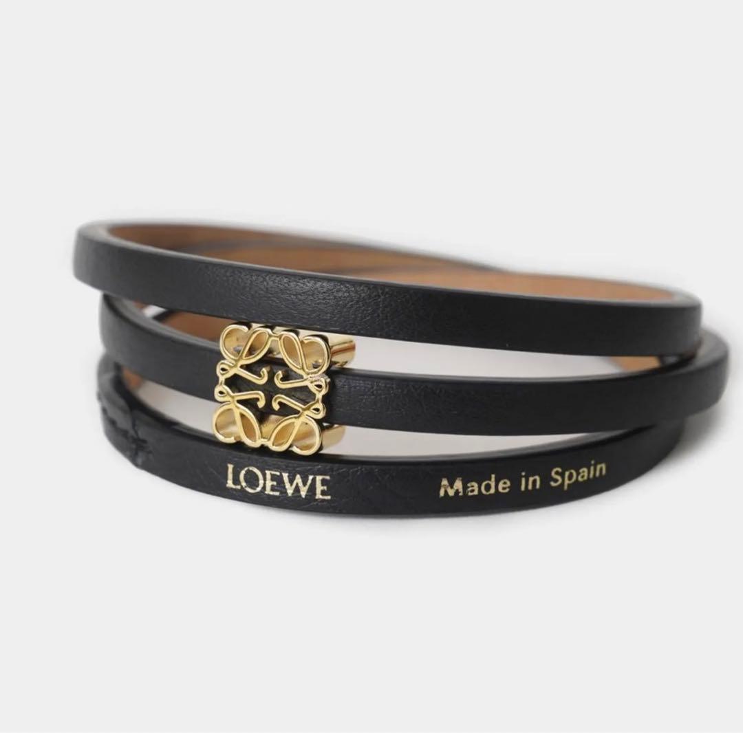 人気　品薄　LOEWE ロエベ　 ツイスト カーフ バングル　黒　ブラック　ロゴ