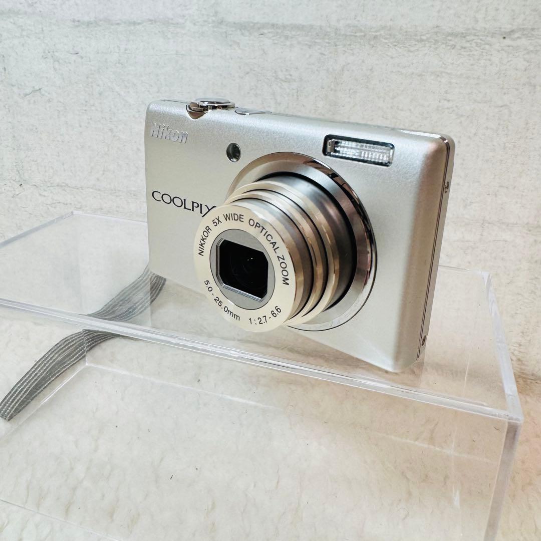 美品✨Nikon COOLPIX S570 シルバー 動作確認済み 付属品あり