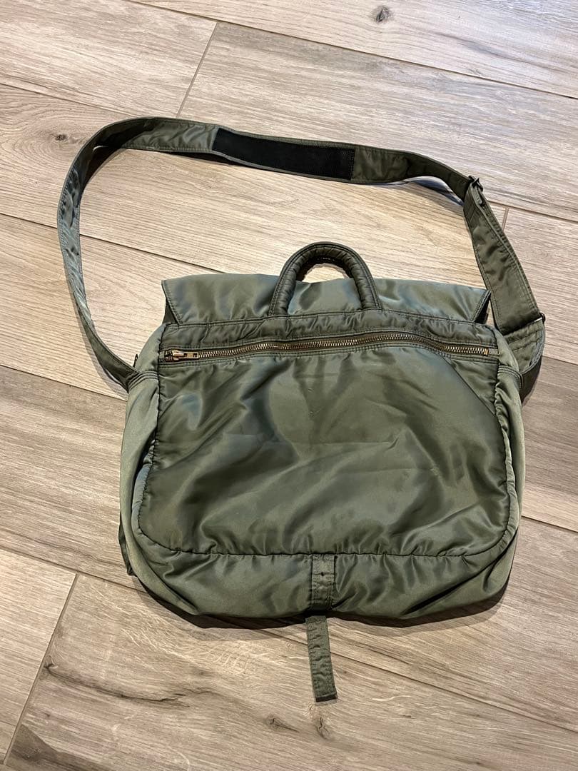 PORTERタンカー ヘルメットバック オリーブグリーン