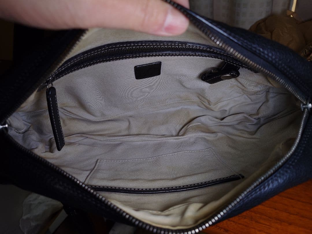 土屋鞄 アルマスバッファローボディーバッグ　レイブンブラック　水牛革