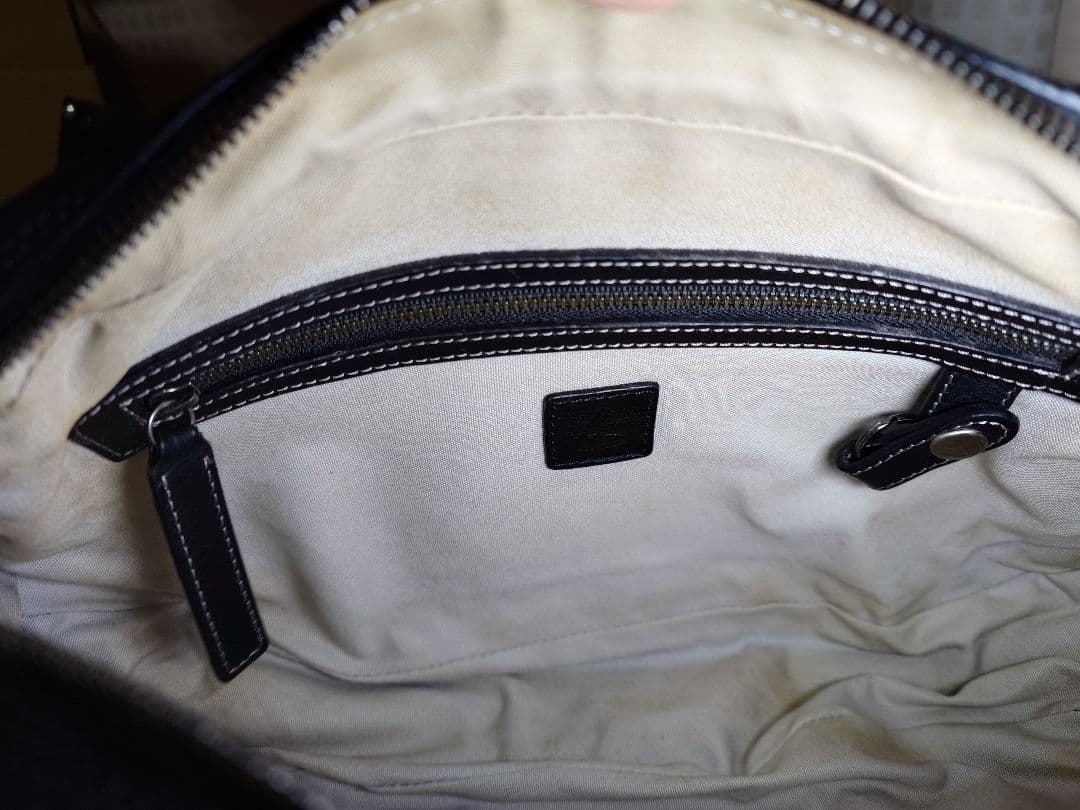 土屋鞄 アルマスバッファローボディーバッグ　レイブンブラック　水牛革