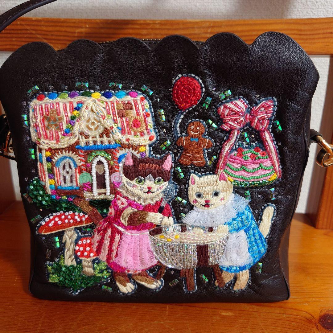 タマオワールド猫の刺繍ショルダーバック