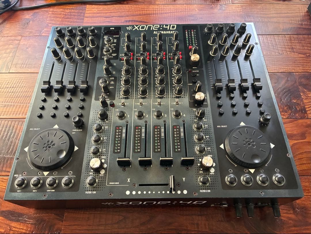 Allen&Heath Xone: 4D DJミキサー Ableton live