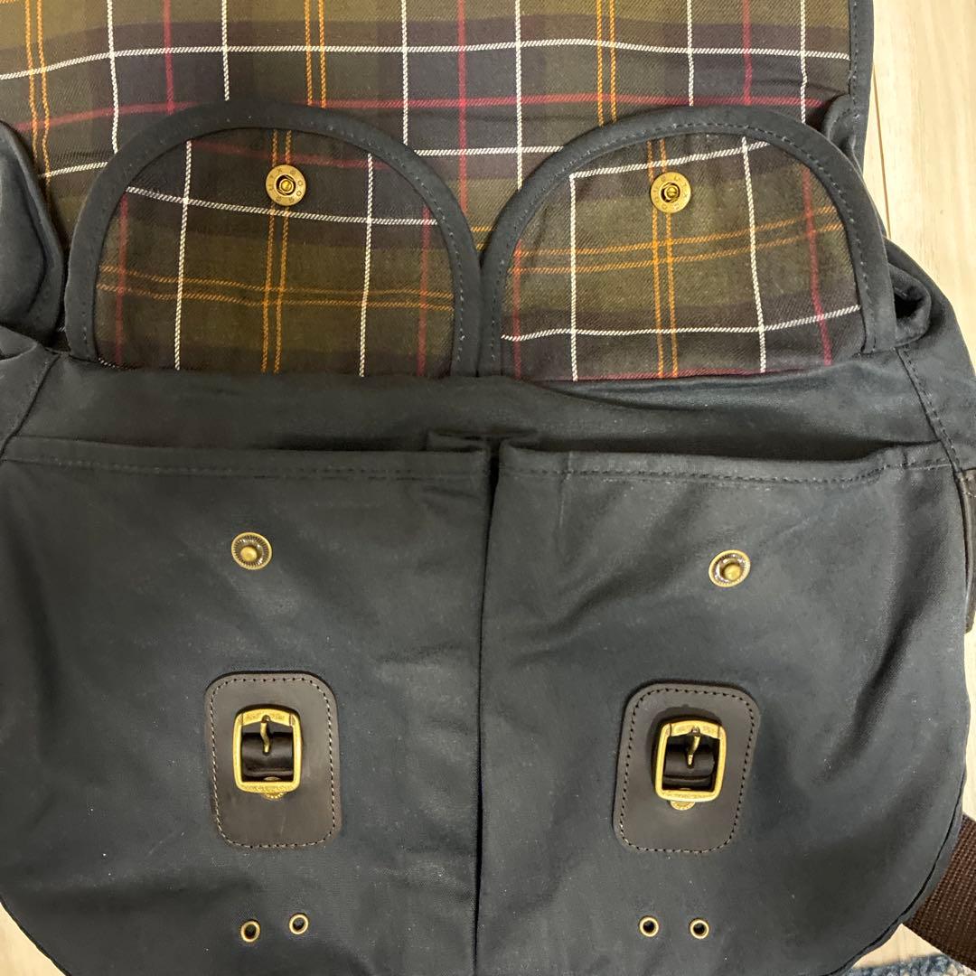 Barbour ショルダーバッグ 黒 レザー、キャンバス