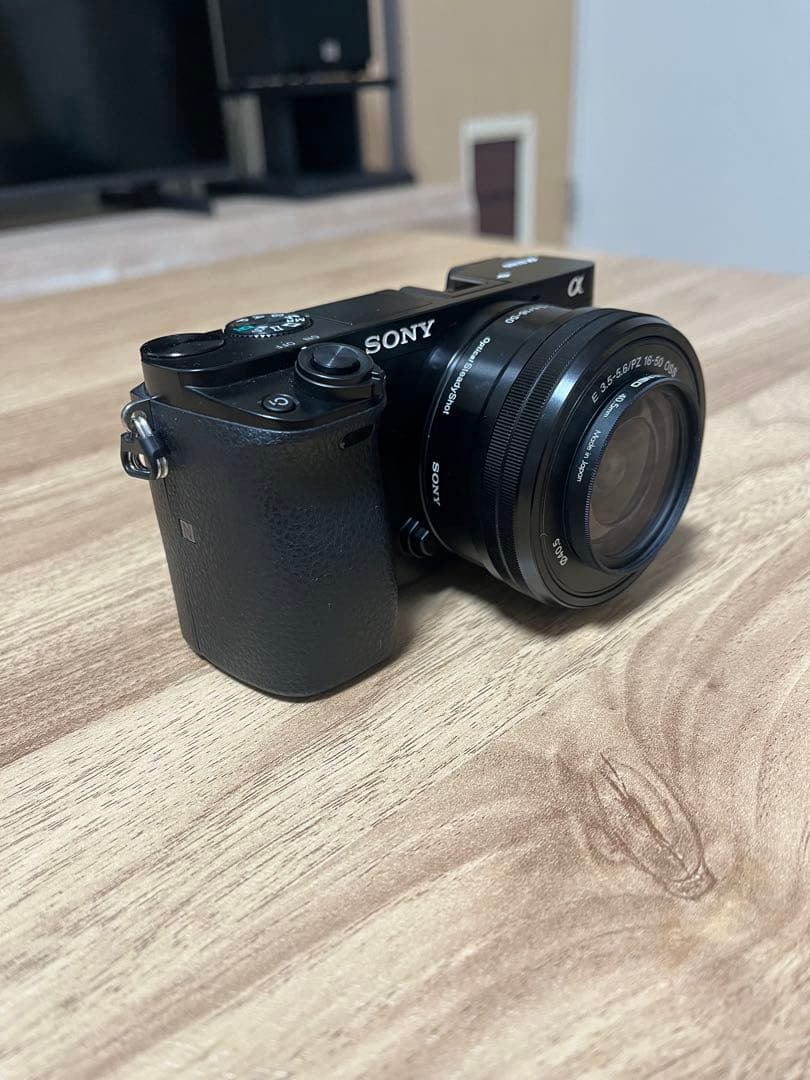 【美品】SONY α6000 ILCE-6000Y-B ダブルズームレンズキッド