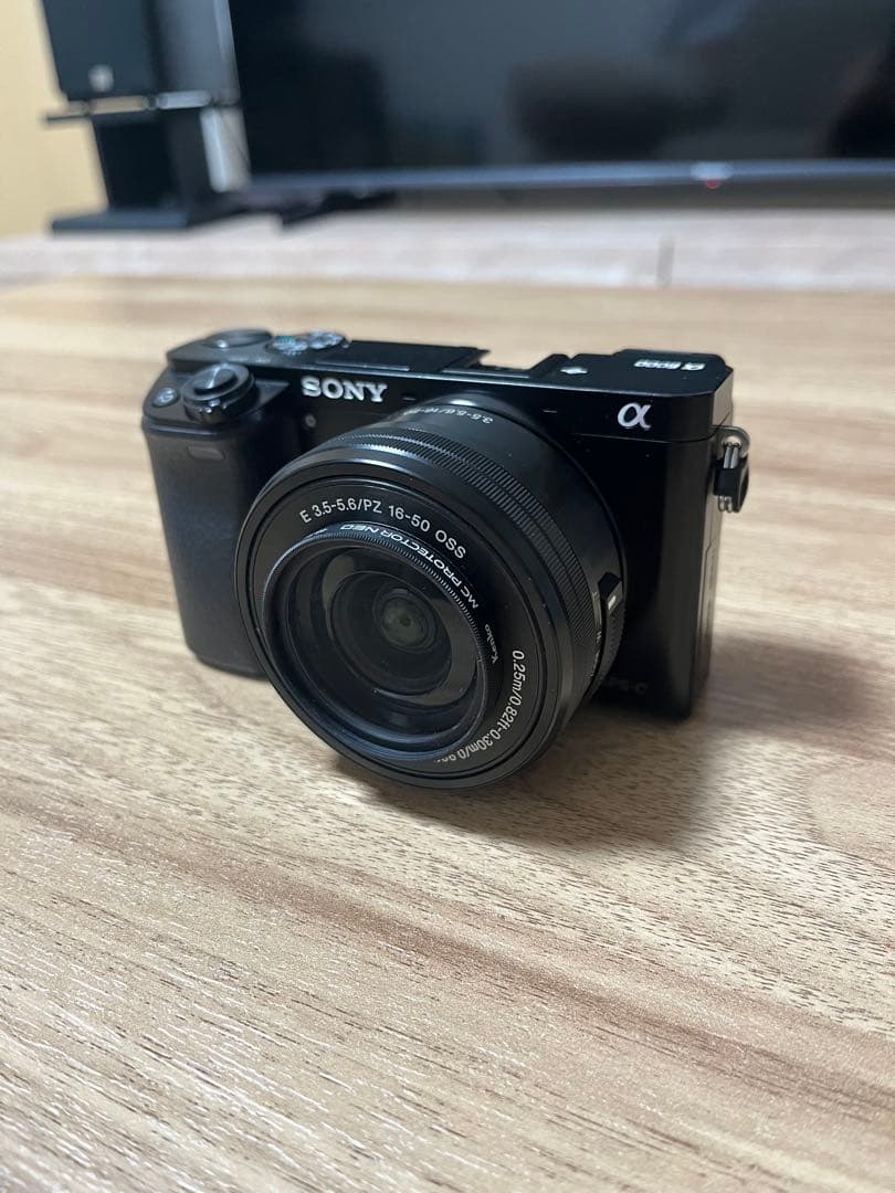 【美品】SONY α6000 ILCE-6000Y-B ダブルズームレンズキッド