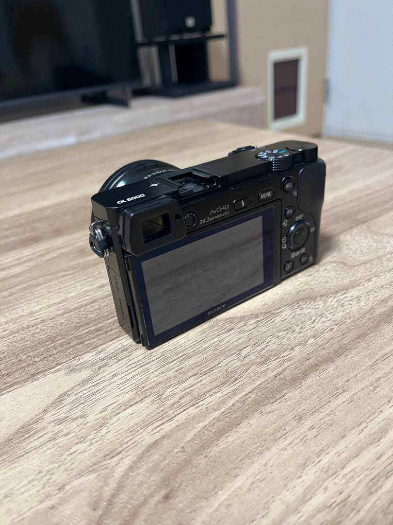 【美品】SONY α6000 ILCE-6000Y-B ダブルズームレンズキッド