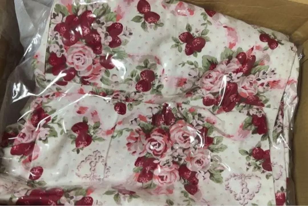 BABY シュガーブーケ柄　浴衣　新品未使用タグ付き