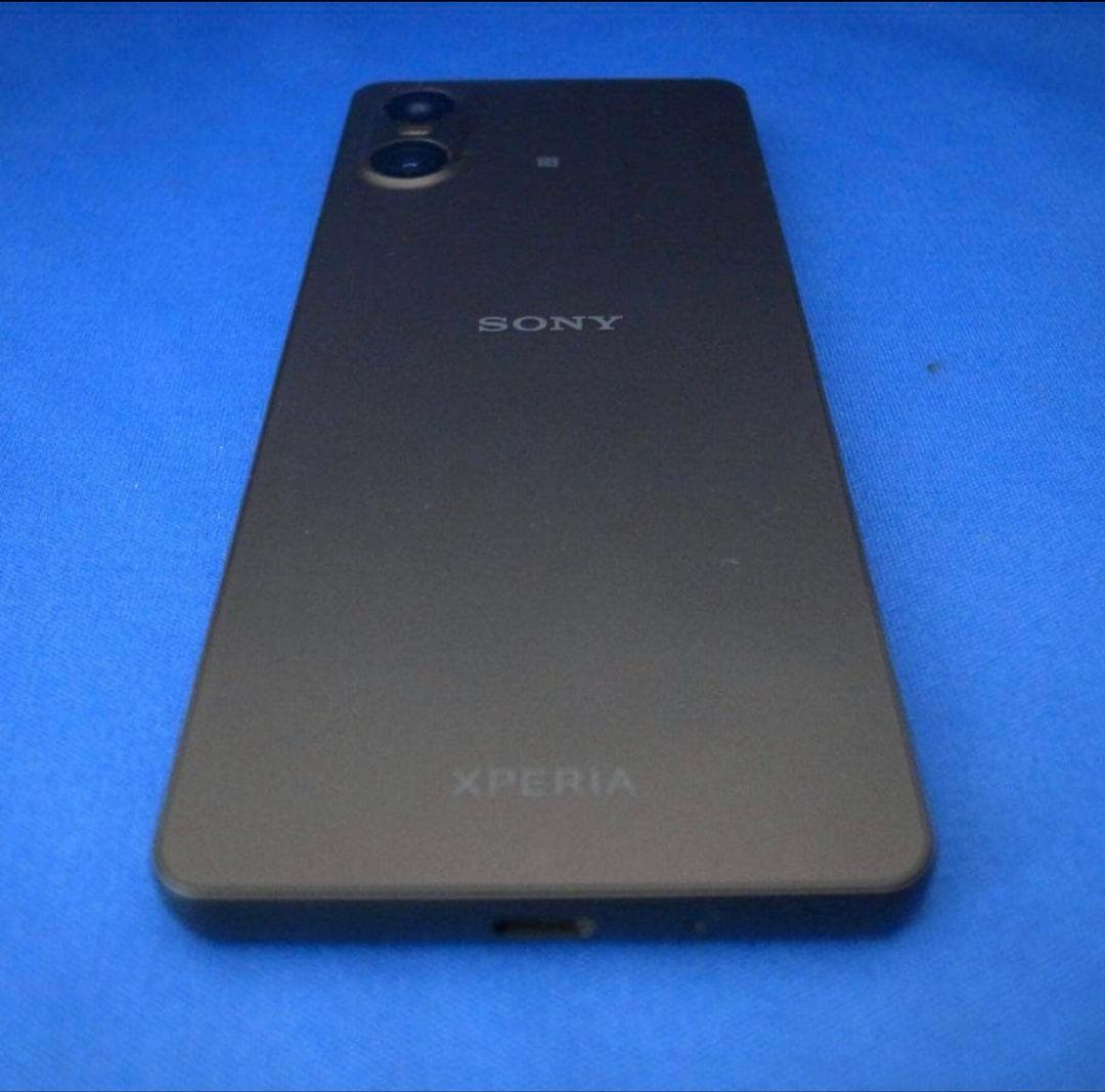 SONY Xperia 10 VI 本体 スタイルカバー付き