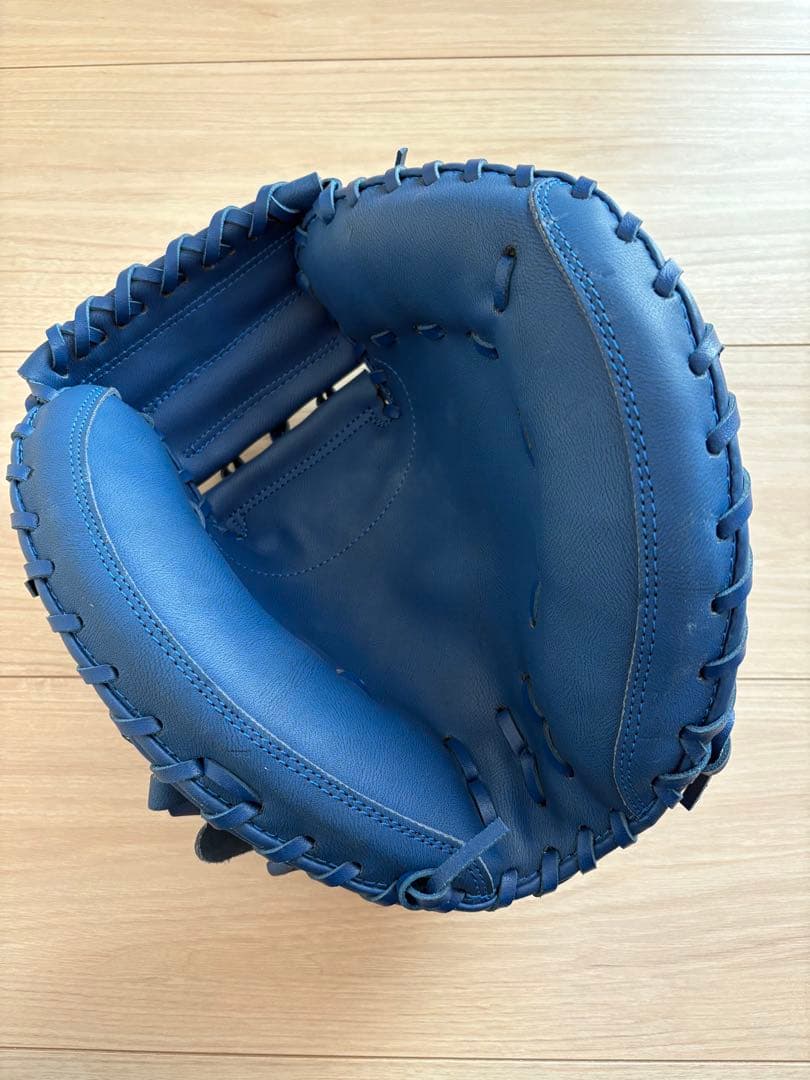 ベイスターズファンクラブ限定！キャッチャーミットとマスクのセット出品