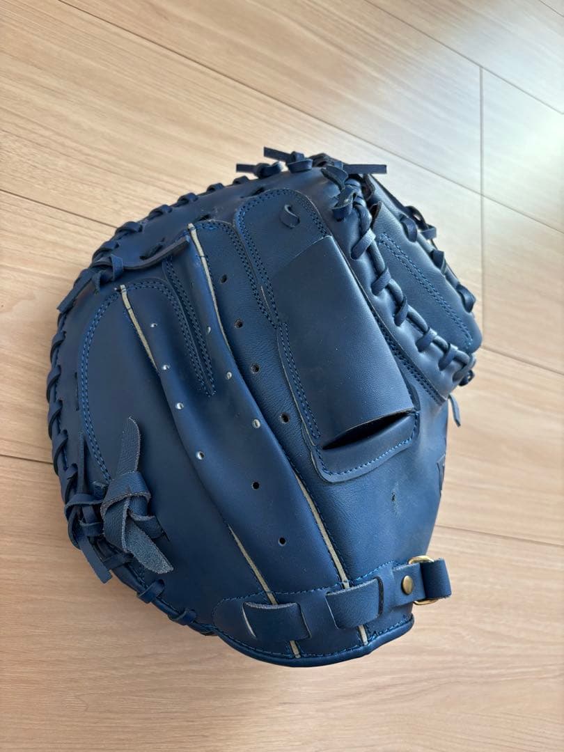 ベイスターズファンクラブ限定！キャッチャーミットとマスクのセット出品