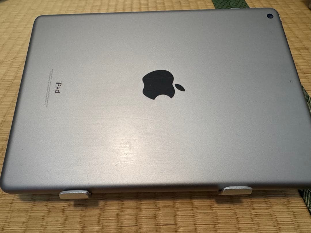 iPad 第6世代　シルバー　32GB