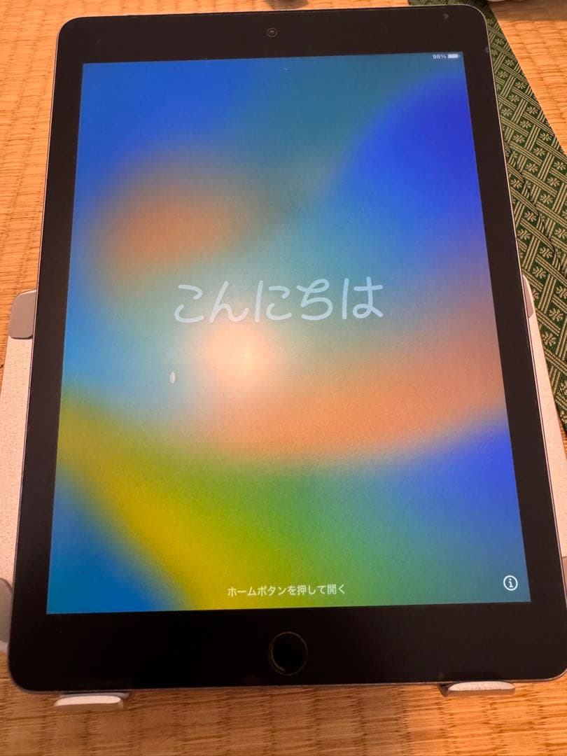 iPad 第6世代　シルバー　32GB