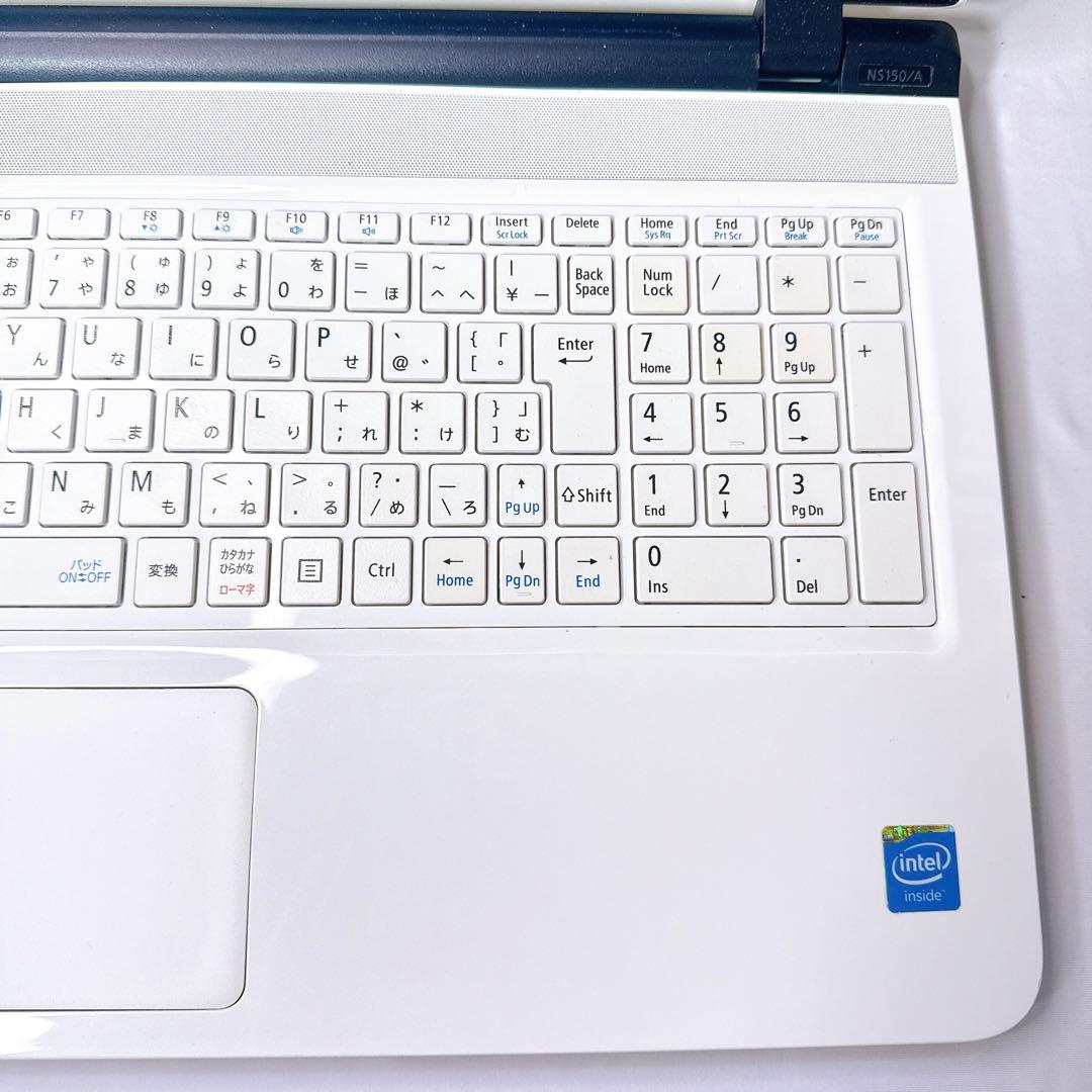 ホワイトパソコン❤️Windows11❤️高速SSD❤️マウス付き❤️届いたらすぐ使える