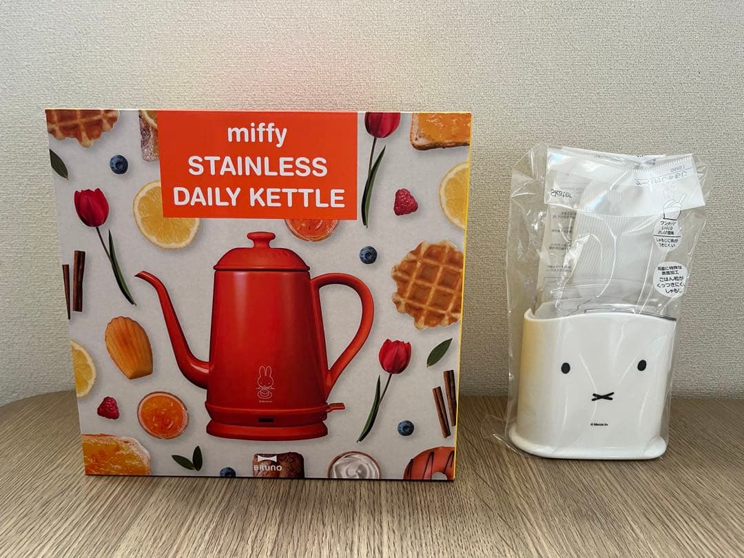 ❤︎miffy STAINLESS DAILY KETTLE、ケース付きしゃもじ