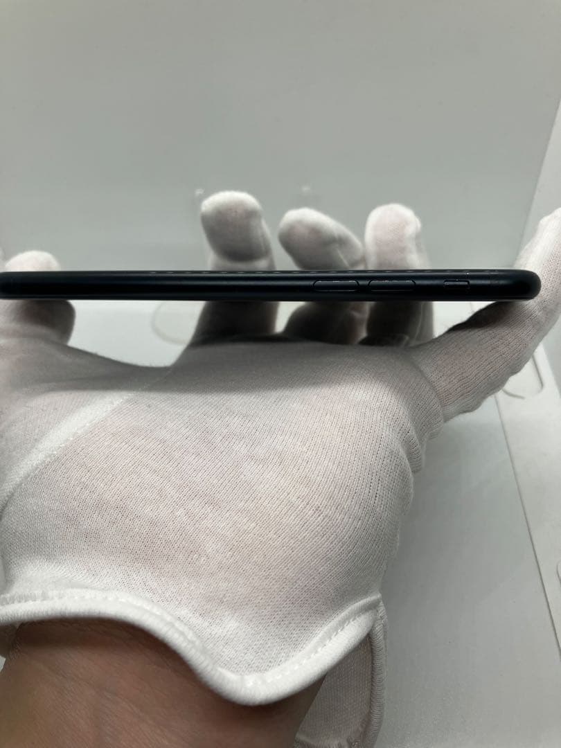 美品 バッテリー100% iPhone SE (第3世代) ブラック 本体