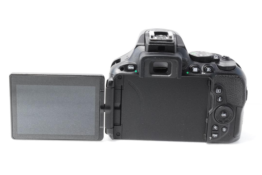 Nikon ニコン D5500 Wi-Fi搭載 一眼レフダブルズームキット