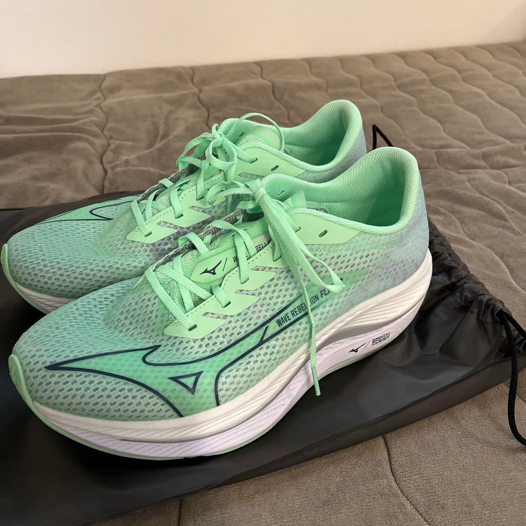 美品ミズノWAVE REBELLION FLASH2 28㎝