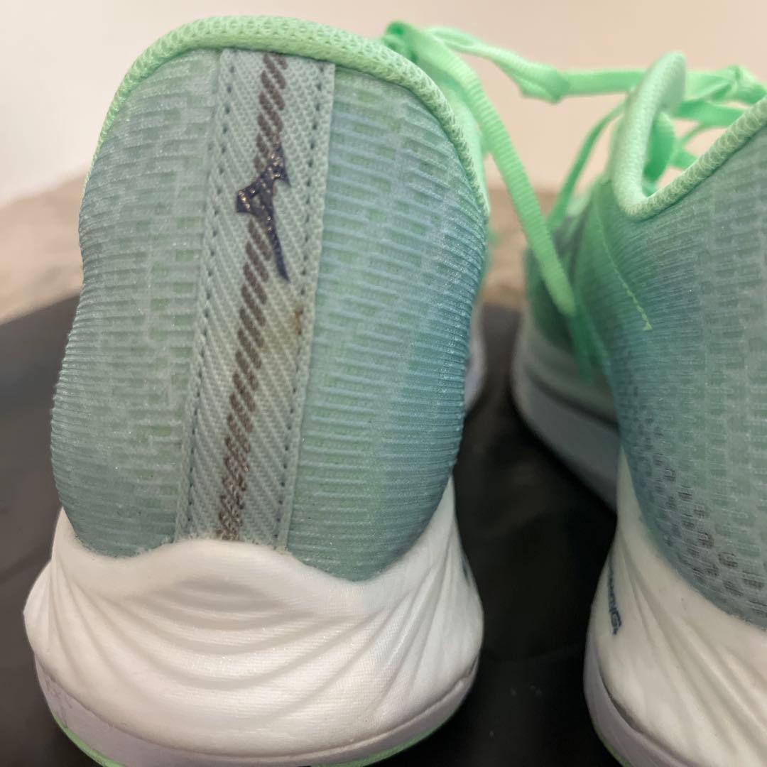 美品ミズノWAVE REBELLION FLASH2 28㎝