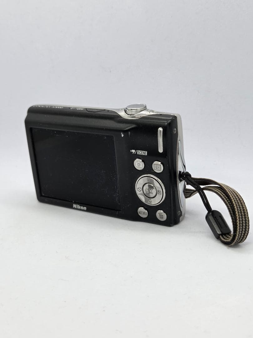 【スマホ転送OK】ニコン Nikon COOLPIX S3000 シルバー