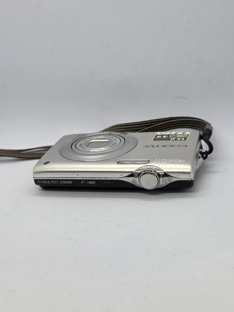 【スマホ転送OK】ニコン Nikon COOLPIX S3000 シルバー
