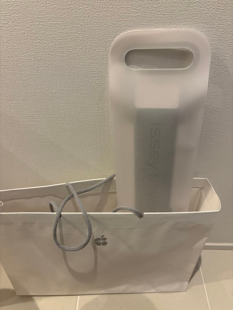 iPhoneアクセサリー iPhone Pocket ISSEY MIYAKE Long Black