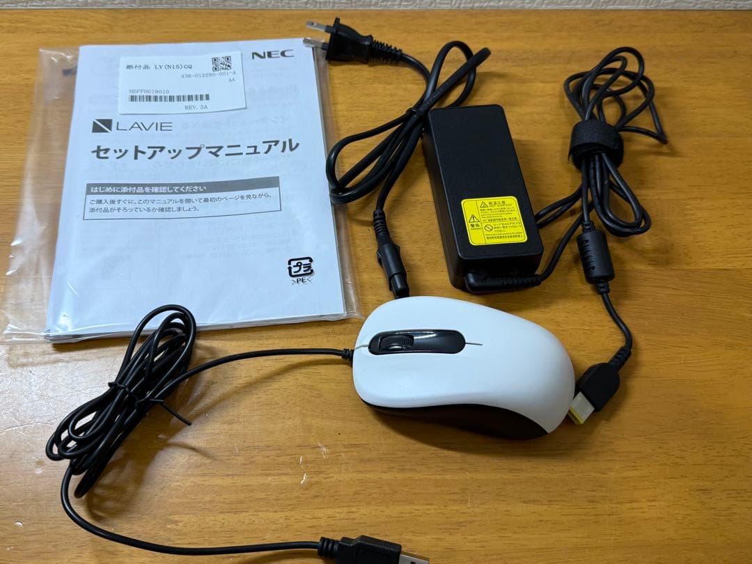 美品 NECノート型パソコン PC-N156CGAW 15.6インチモニター