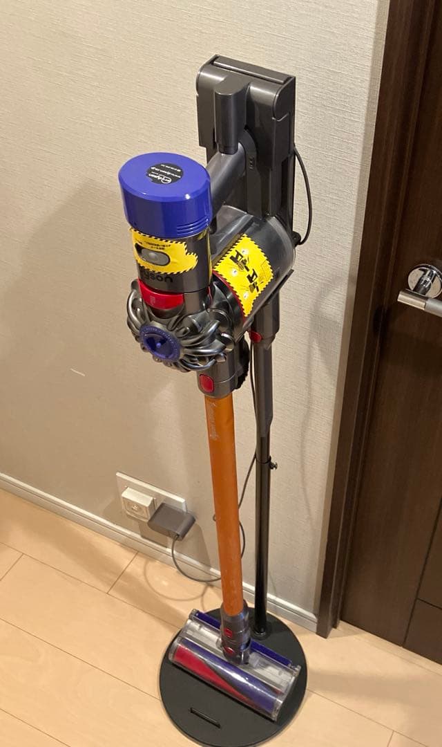 ダイソン　Dyson v8 fluffy