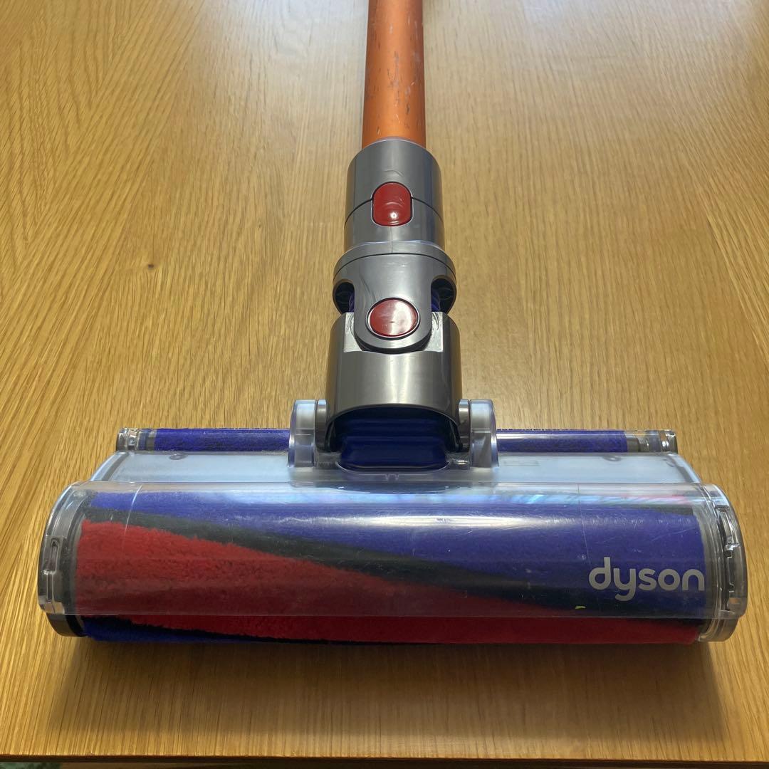 ダイソン　Dyson v8 fluffy