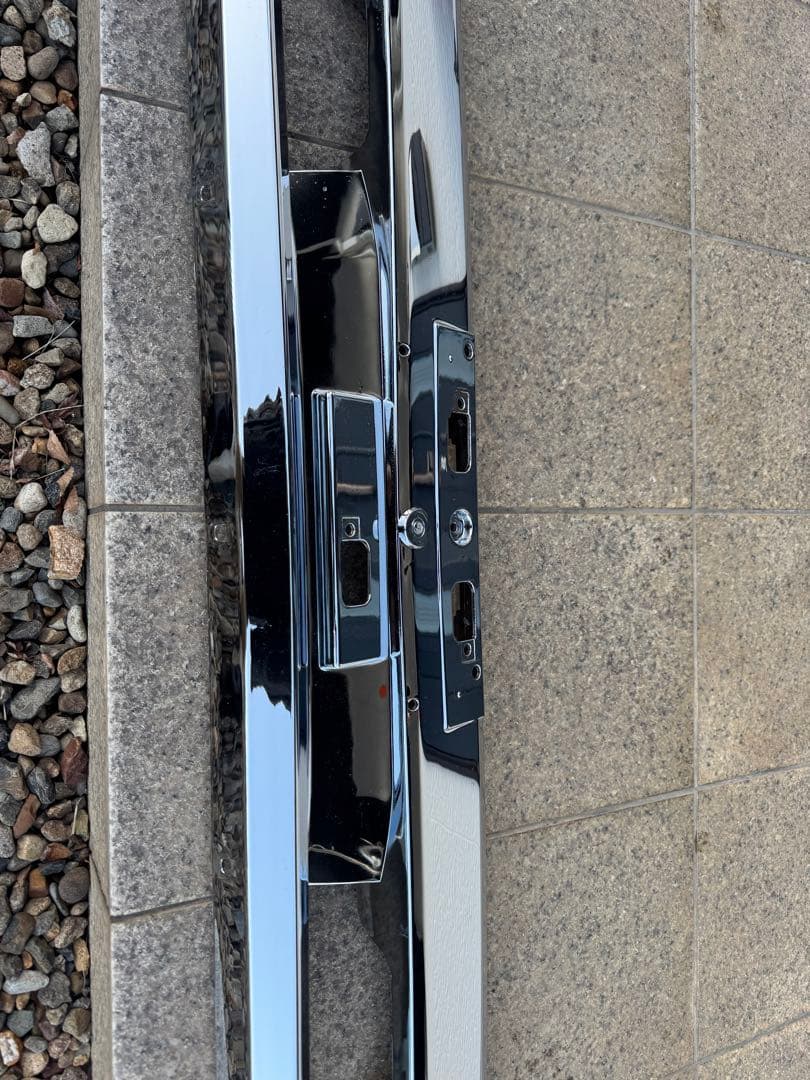 17レンジャー　フロントバンパー　センターメッキ