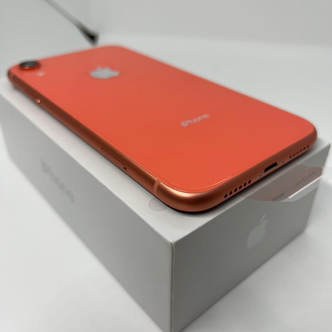 未使用　iPhone XR 128 GB SIMフリー　コーラル　本体