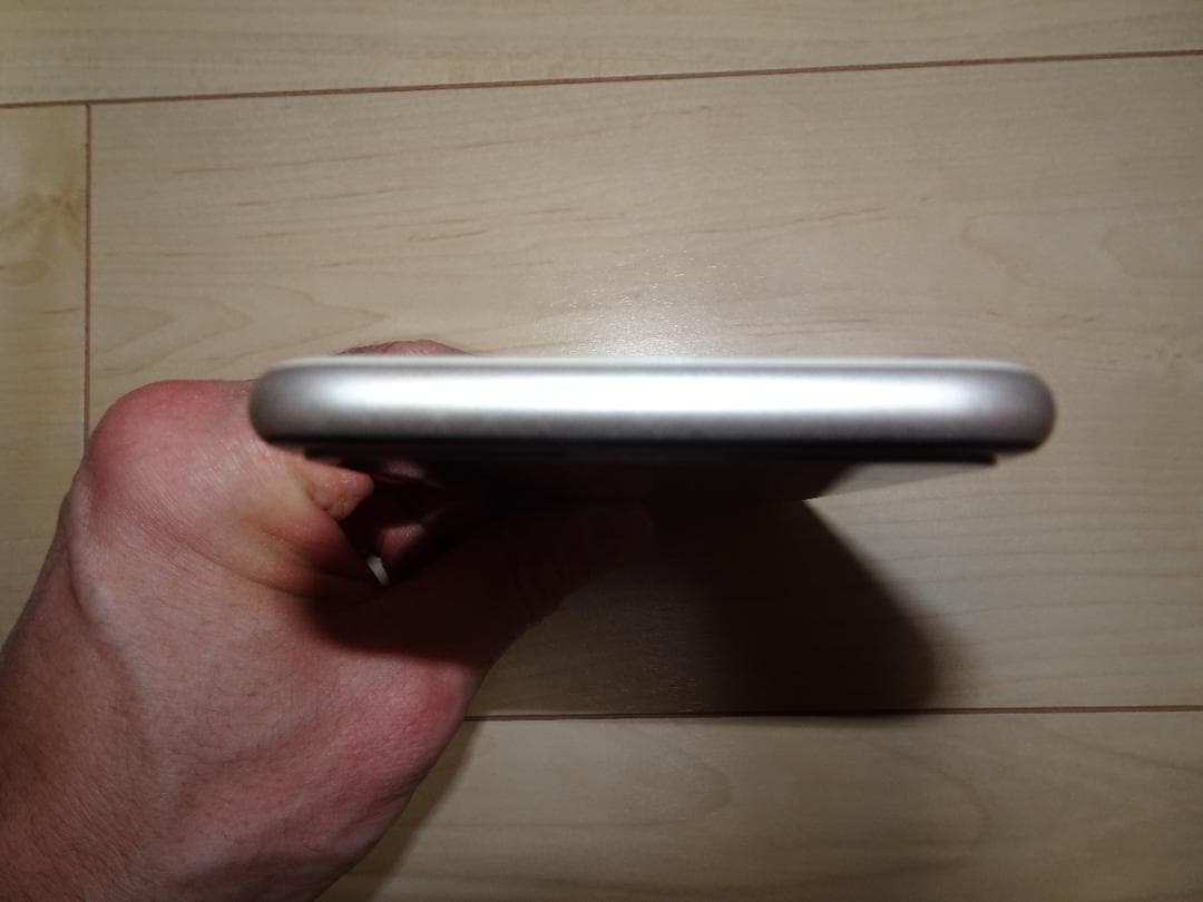 アイフォンSE 本体 バッテリー状態良好