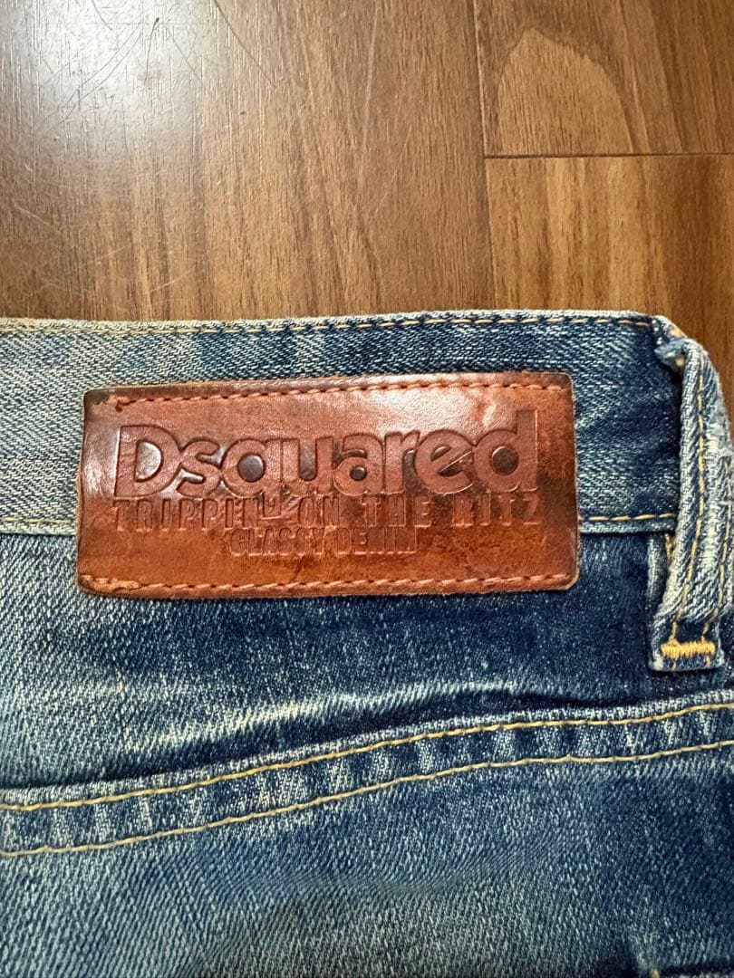 Dsquared2 ダメージ加工ストレートジーンズ