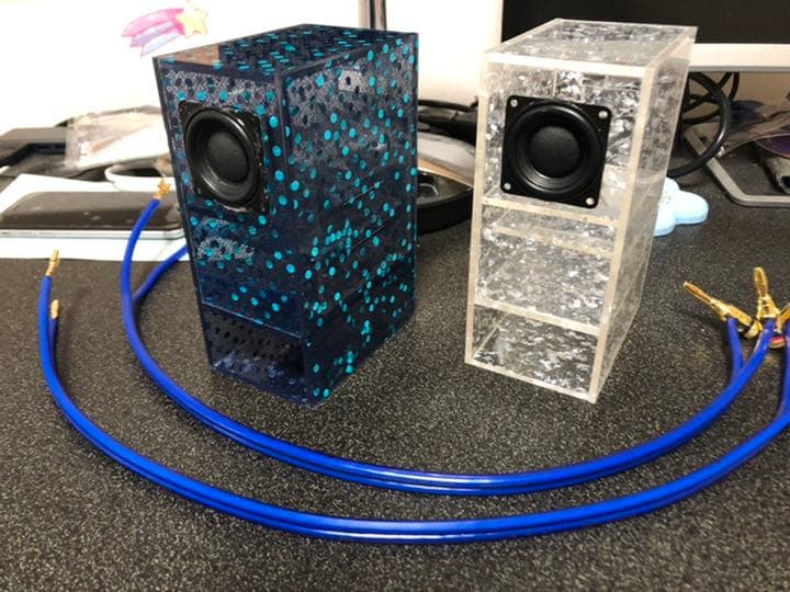 卓士小型スピーカー