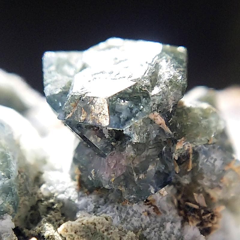 502 ベニトアイト クラスター ジョアキナイト 結晶 原石 母岩付き