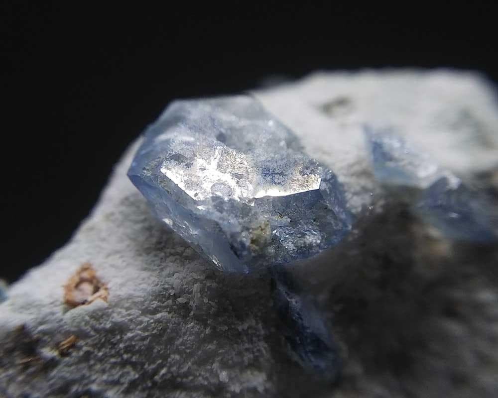 502 ベニトアイト クラスター ジョアキナイト 結晶 原石 母岩付き