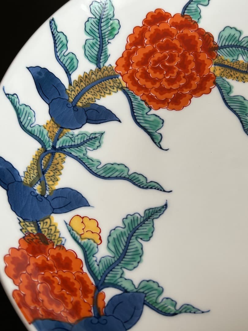 色鍋島 けし図 高台大皿　(船津彩雲 作)