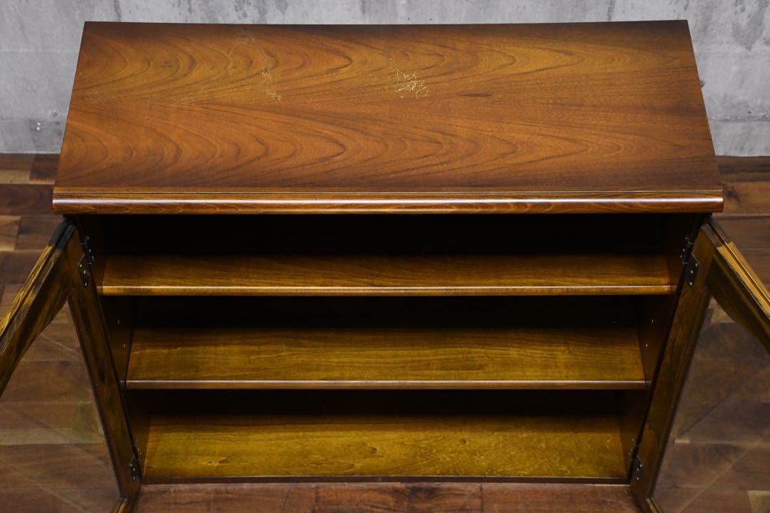 EGK37 カリモク コロニアルシリーズ キャビネット サイドボード ガラス