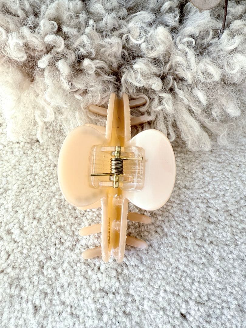 アレクサンドル ドゥ パリ クリップ　スワロフスキー ヘアクリップ ベージュ M