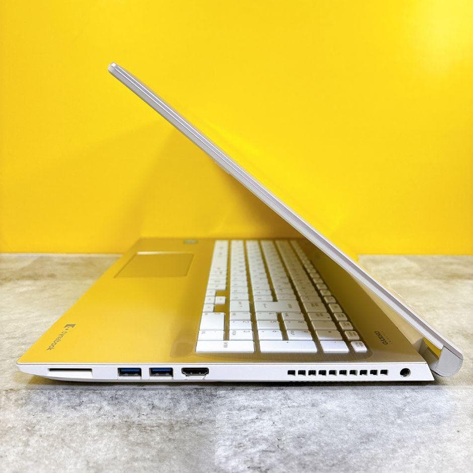 ほぼ美品✨おしゃれゴールド❣快適SSD✨カメラ付き フルHD 薄型 Win11