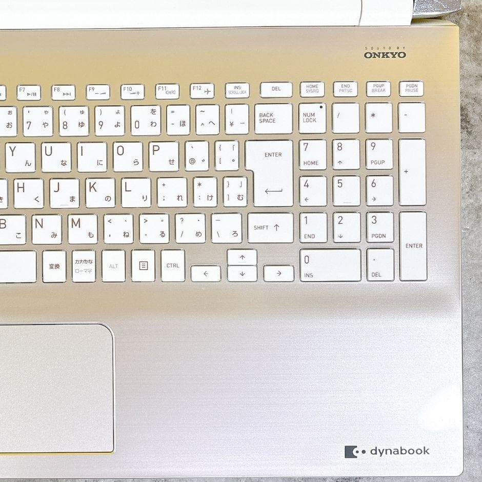 ほぼ美品✨おしゃれゴールド❣快適SSD✨カメラ付き フルHD 薄型 Win11